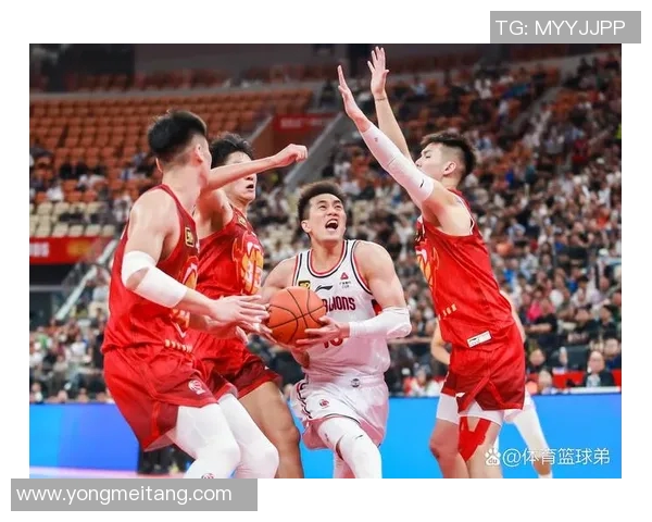 广东队与天津队季前赛精彩对决期待新赛季的精彩表现与球员成长